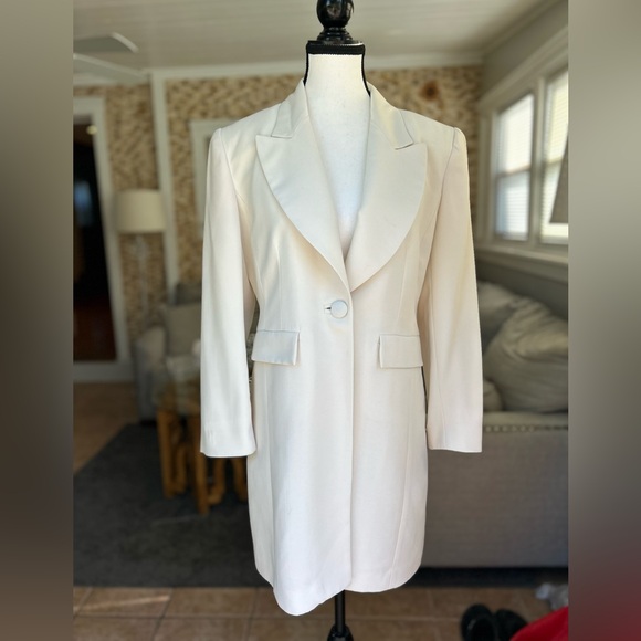 Jessica Elegant Cream Women's Suit Jacket - Picture 4 of 12